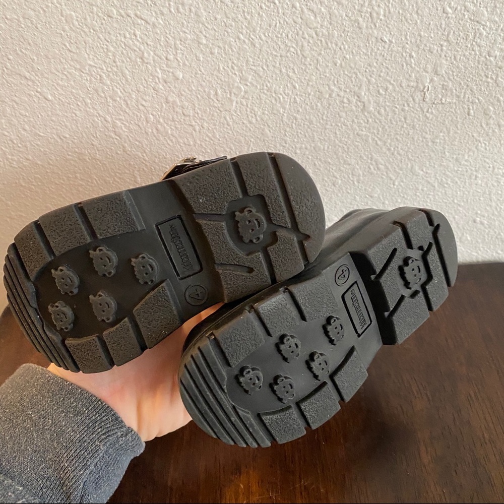 Kid Connection Shoes 4 - Picture 3 of 3